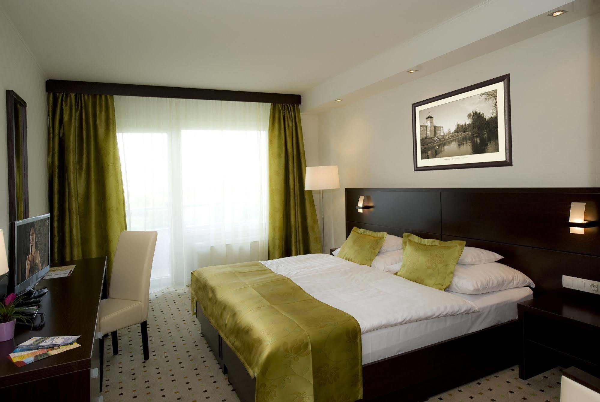 Hunguest Hotel Gyula Exterior photo